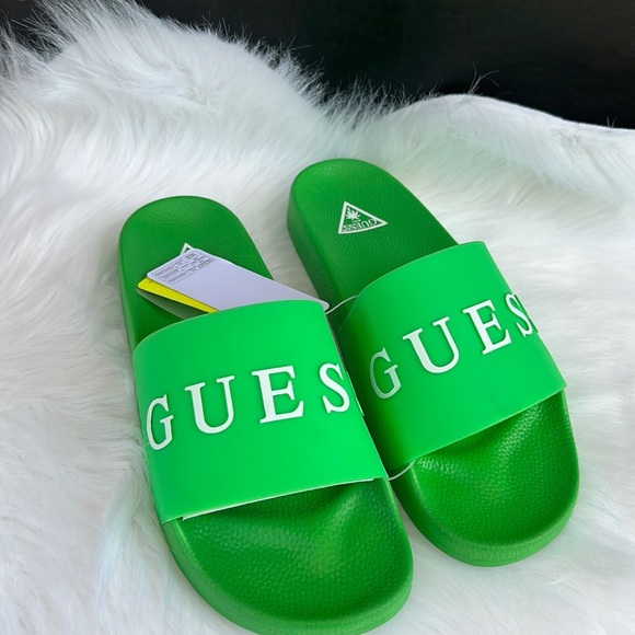New GUESS UNISEX Green Logo Beach Sandals SZ 42 - Picture 1 of 4